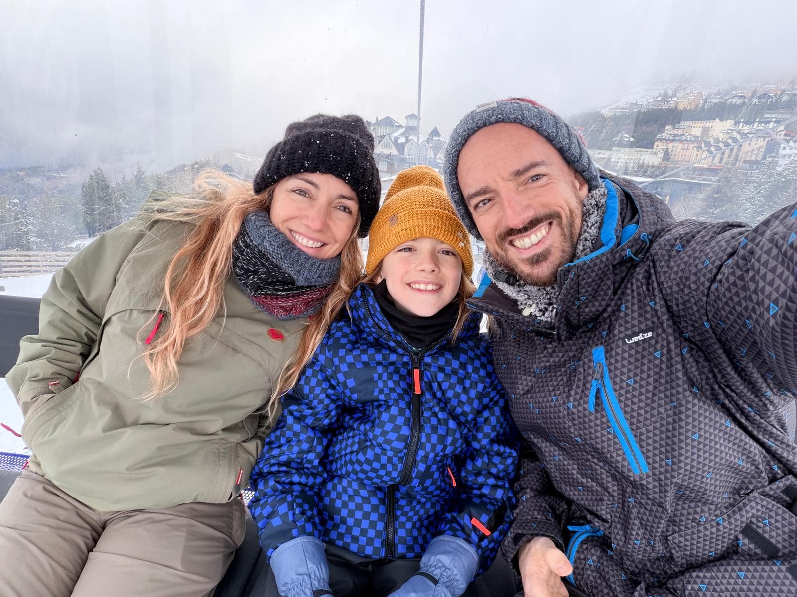 Oliver con su familia